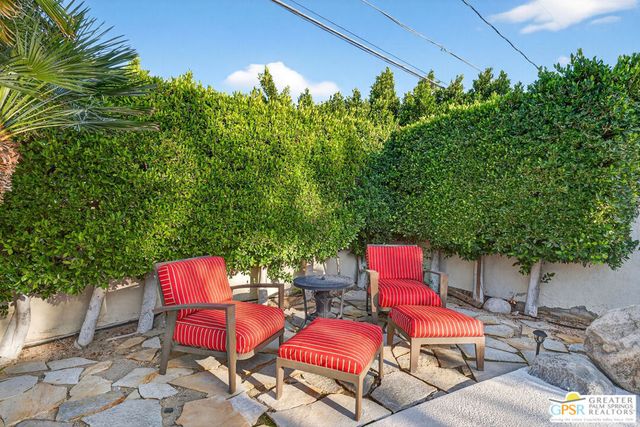 2622 N Girasol Avenue, Palm Springs, CA 92262