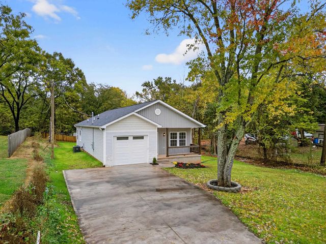 519 S Shamrock Avenue, Landrum, SC 29356