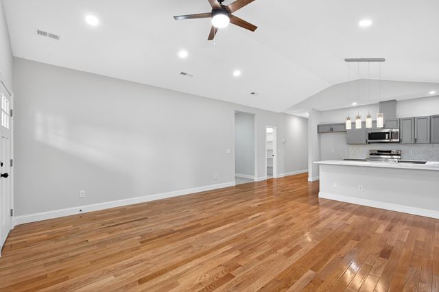 519 S Shamrock Avenue, Landrum, SC 29356