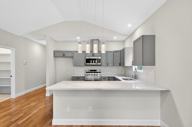 519 S Shamrock Avenue, Landrum, SC 29356