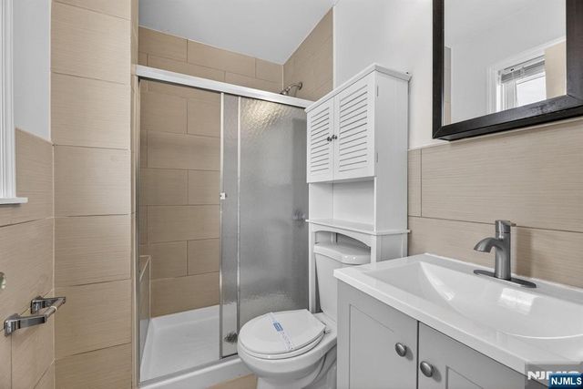 437 2nd Street, Palisades Park, NJ 07650