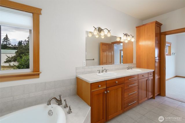 1810 Island View Place, Anacortes, WA 98221