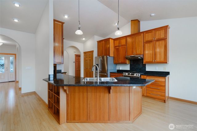 1810 Island View Place, Anacortes, WA 98221
