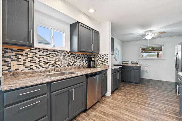 1210 Fairmont Ave, Harrison Twp, PA 15065