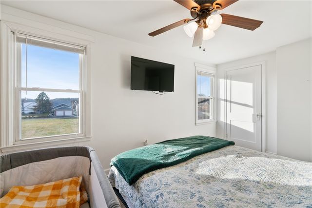 1210 Fairmont Ave, Harrison Twp, PA 15065