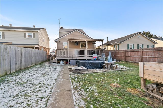 1210 Fairmont Ave, Harrison Twp, PA 15065