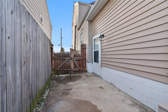 1210 Fairmont Ave, Harrison Twp, PA 15065