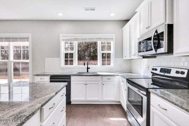 173 N Palm Drive, Winnabow, NC 28479