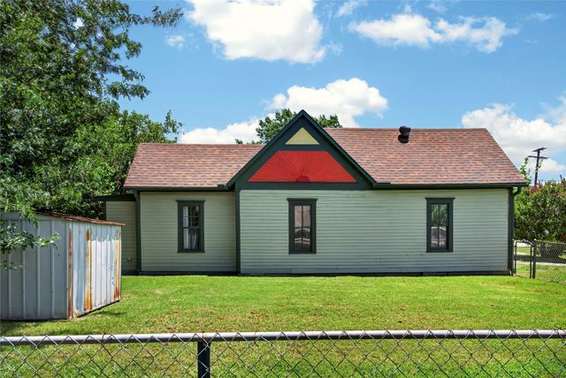 203 Plum Street, Sanger, TX 76266