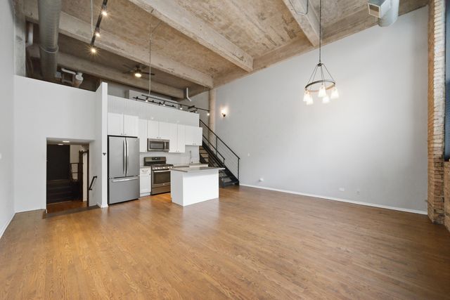 2000 S Michigan Avenue 103, Chicago, IL 60616
