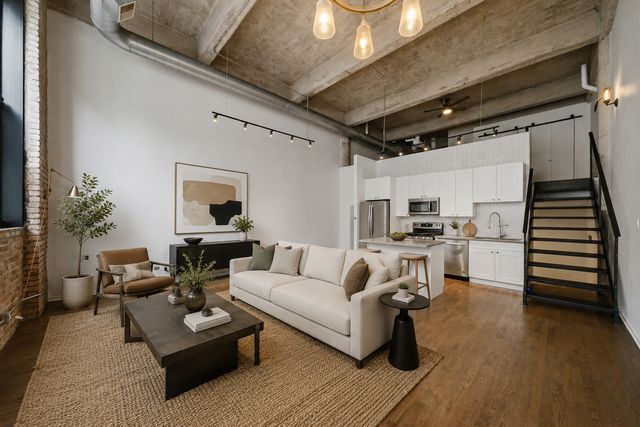2000 S Michigan Avenue 103, Chicago, IL 60616
