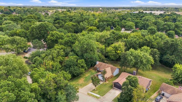 1209 W Inglewood Street, Broken Arrow, OK 74011