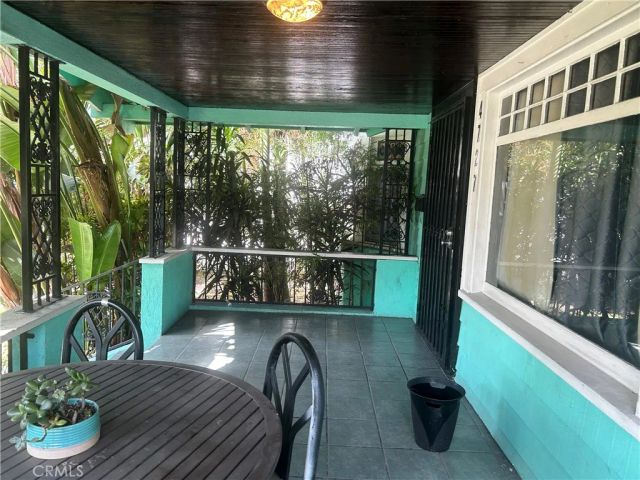 4727 Oakwood Avenue, Los Angeles, CA 90004