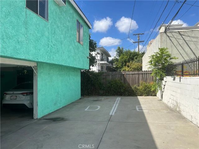 4727 Oakwood Avenue, Los Angeles, CA 90004