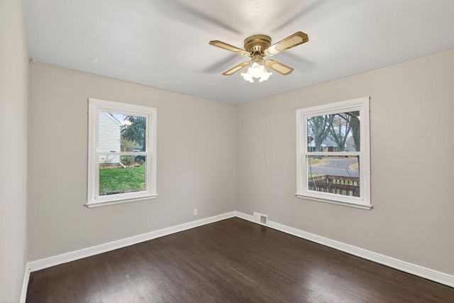 2057 Giesmann Street, Roseville, MN 55113