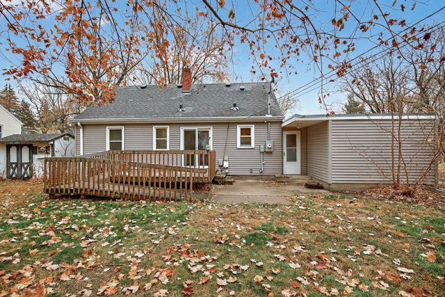2057 Giesmann Street, Roseville, MN 55113