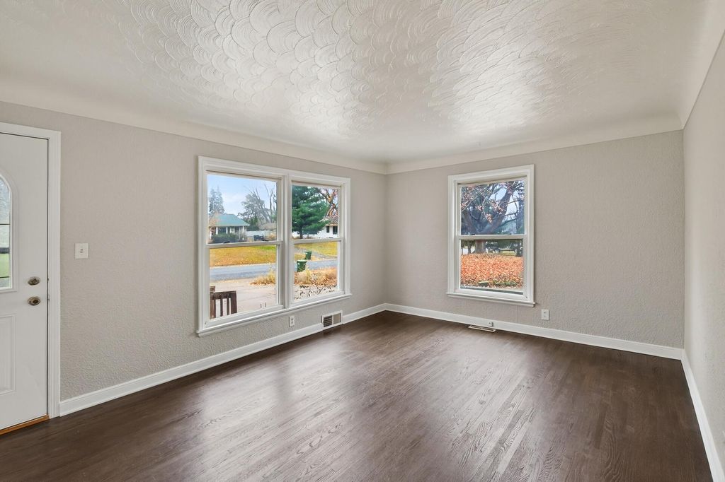 2057 Giesmann Street, Roseville, MN 55113 — photo 5
