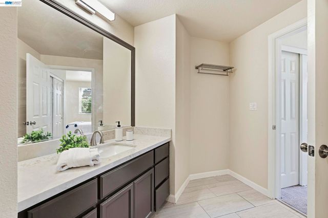 38740 Tyson Ln 213B, Fremont, CA 94536