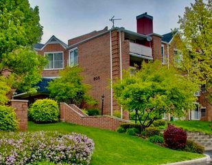 805 Leicester Road 320, Elk Grove Village, IL 60007