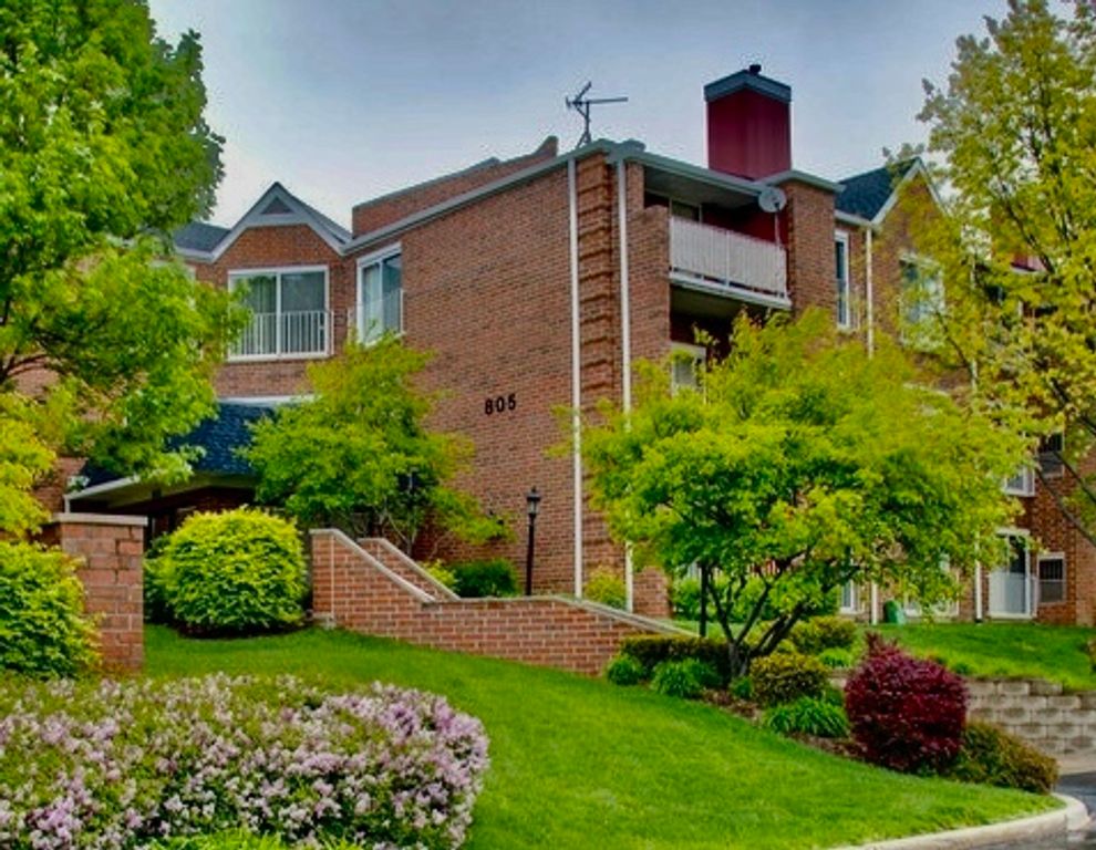 805 Leicester Road 320, Elk Grove Village, IL 60007