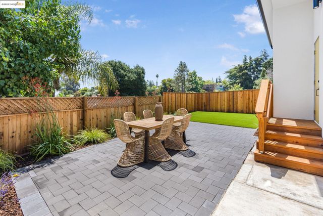 3436 Birdsall Ave, Oakland, CA 94619
