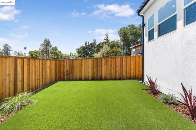 3436 Birdsall Ave, Oakland, CA 94619