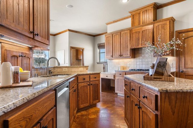 2705 Kerry Court, Denton, TX 76226