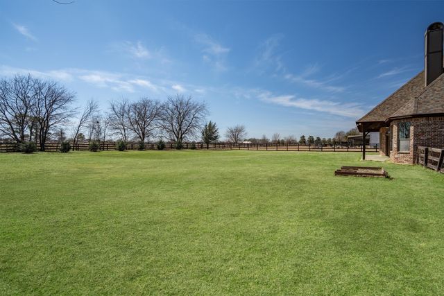 2705 Kerry Court, Denton, TX 76226