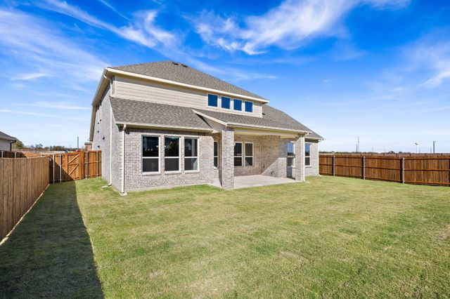 203 Yaupon Holly Street, Lavon, TX 75166