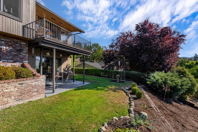 1730 NW Crescent Drive, Grants Pass, OR 97526