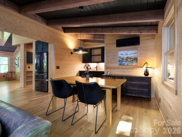 212 SE Shore Drive, Lake Toxaway, NC 28747