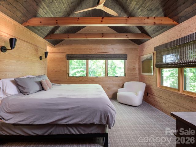 212 SE Shore Drive, Lake Toxaway, NC 28747