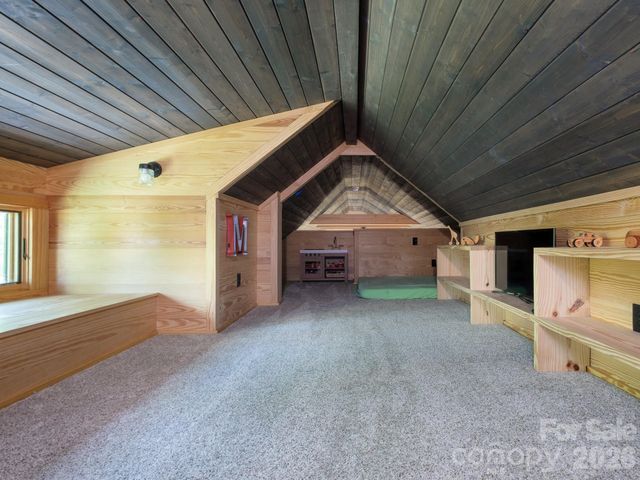212 SE Shore Drive, Lake Toxaway, NC 28747