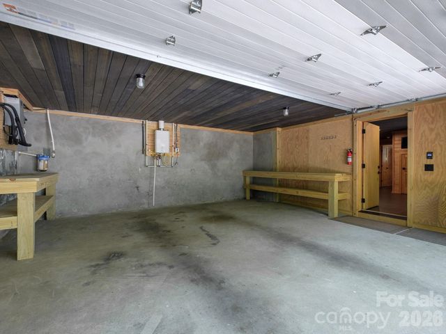 212 SE Shore Drive, Lake Toxaway, NC 28747