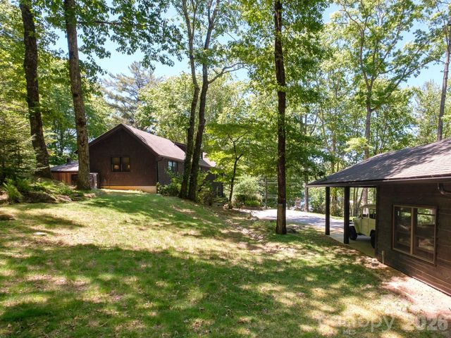 212 SE Shore Drive, Lake Toxaway, NC 28747