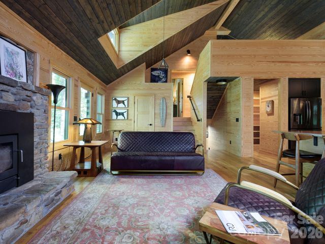 212 SE Shore Drive, Lake Toxaway, NC 28747