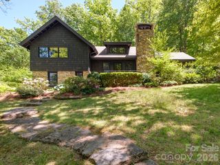 212 SE Shore Drive, Lake Toxaway, NC 28747