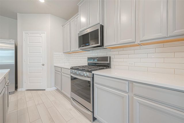 331 Harbor Forest Lane, Montgomery, TX 77316