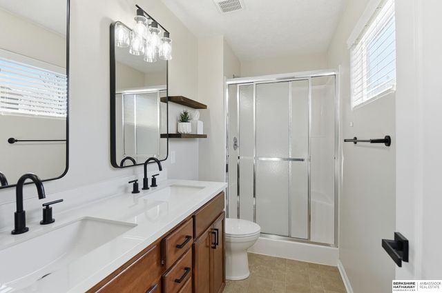 7215 Michelle Avenue, La Vista, NE 68128