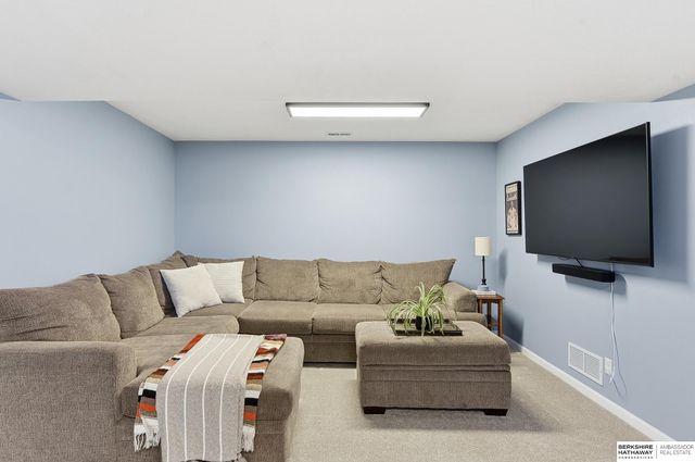 7215 Michelle Avenue, La Vista, NE 68128