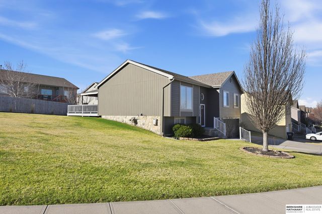 7215 Michelle Avenue, La Vista, NE 68128