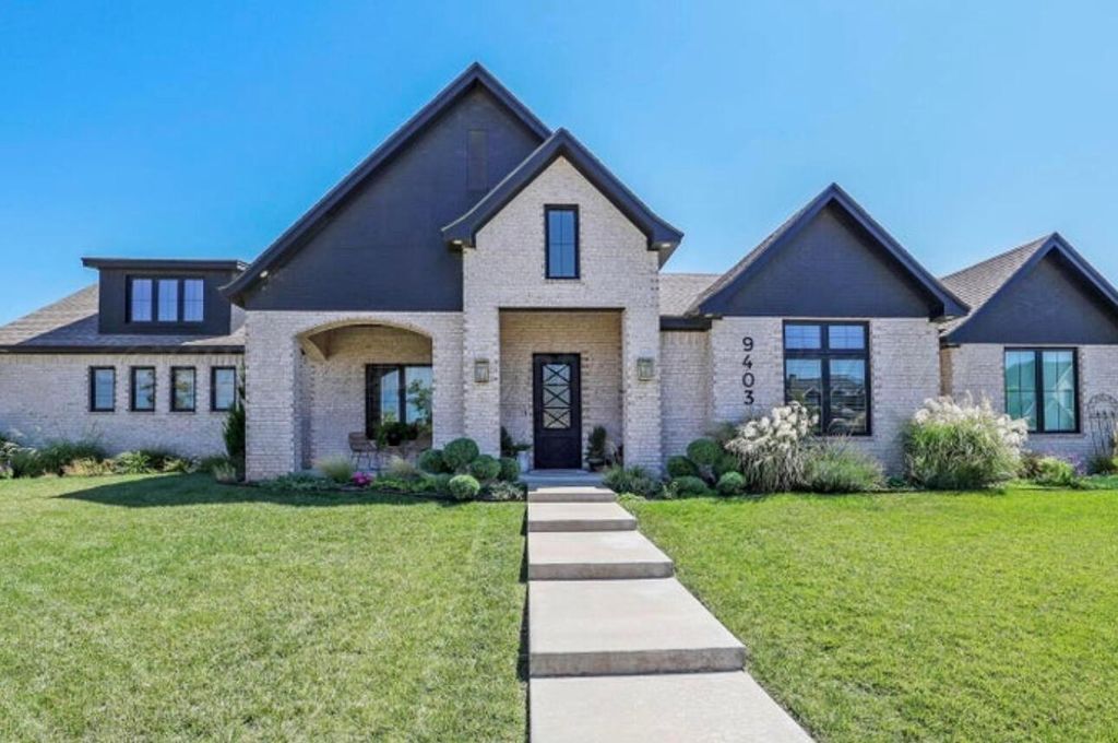 9403 STONECREST Drive, Amarillo, TX 79118