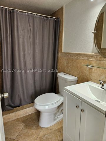 9320 Fontainebleau Blvd 401, Miami, FL 33172