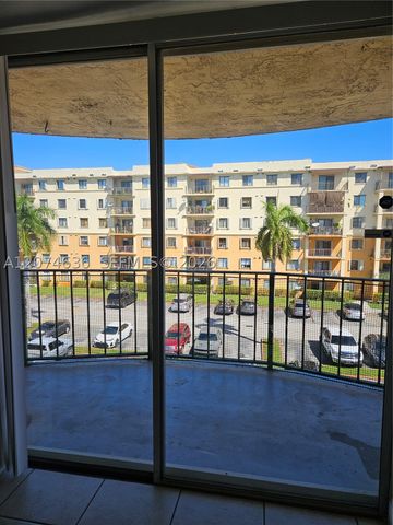 9320 Fontainebleau Blvd 401, Miami, FL 33172