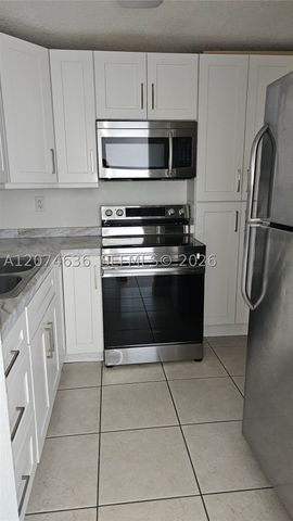 9320 Fontainebleau Blvd 401, Miami, FL 33172