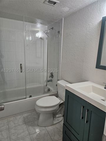 9320 Fontainebleau Blvd 401, Miami, FL 33172