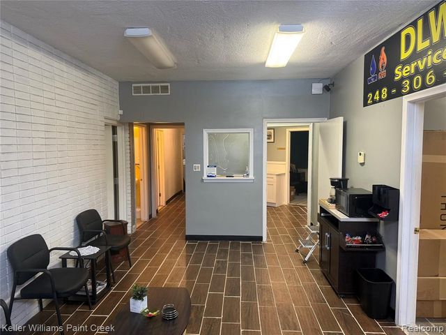 10575 Morang Drive, Detroit, MI 48224