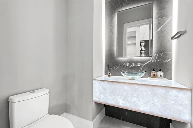 180 Allen Ave, Newton, MA 02468