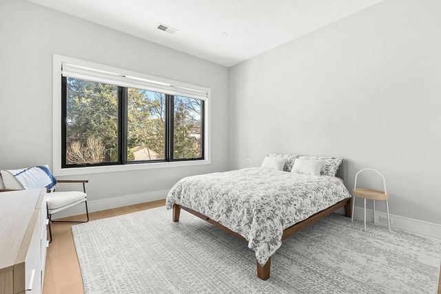 180 Allen Ave, Newton, MA 02468