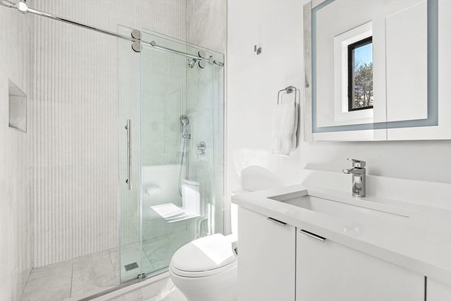 180 Allen Ave, Newton, MA 02468